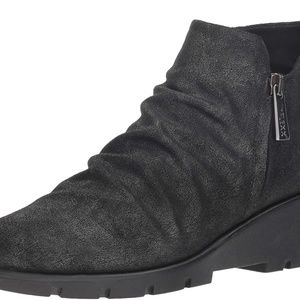 NEW: The Flexx Slingshot Waterproof Black Suede SZ 7.5M